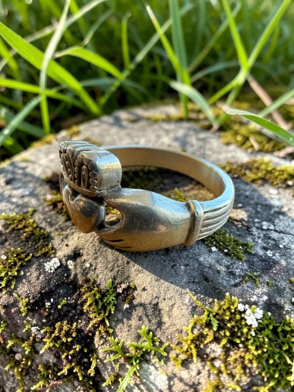Vintage Sterling Silver Claddagh Irish Heart Ring - Picture 2 of 3